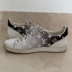 Authentic Louis Vuitton Women's Black and Gray Monogram Gradient Sneakers